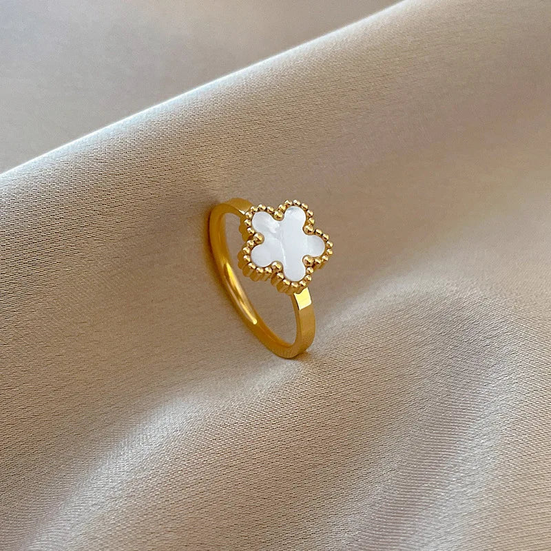 TRÈFLE RING