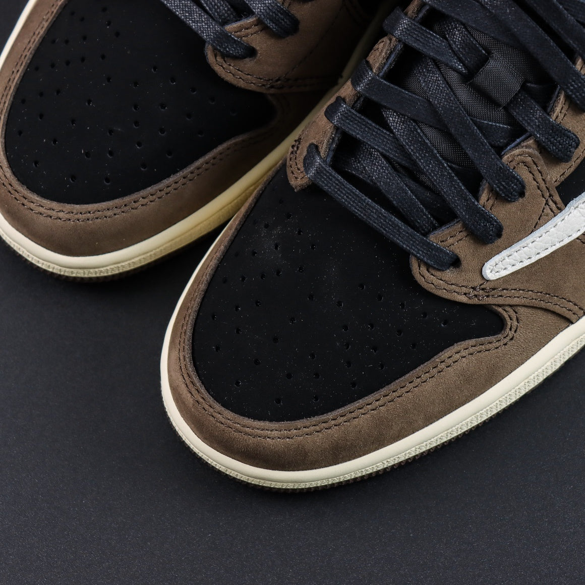 Jordan 1 Low 'Cactus Jack'