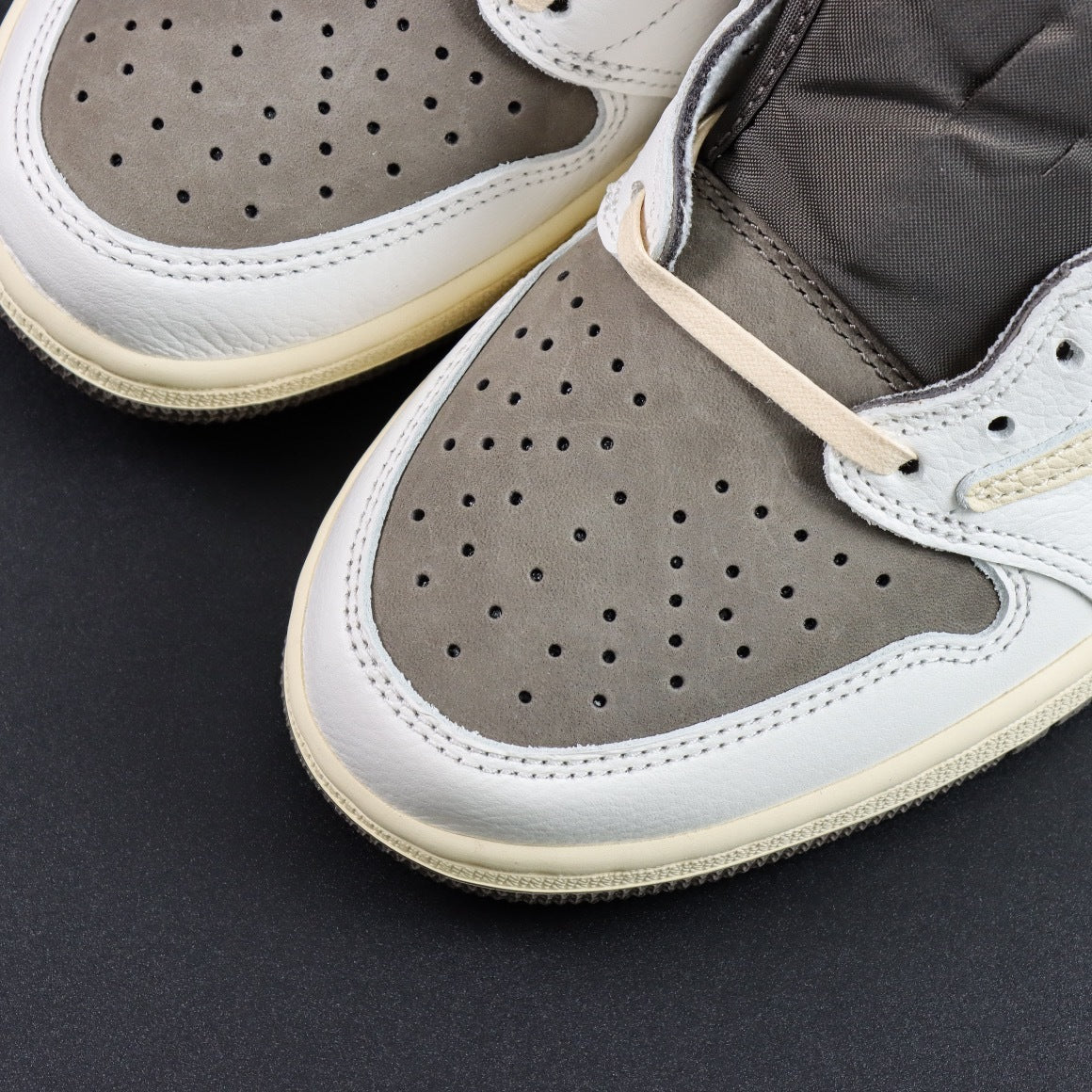 Jordan 1 Low 'Cactus Jack'