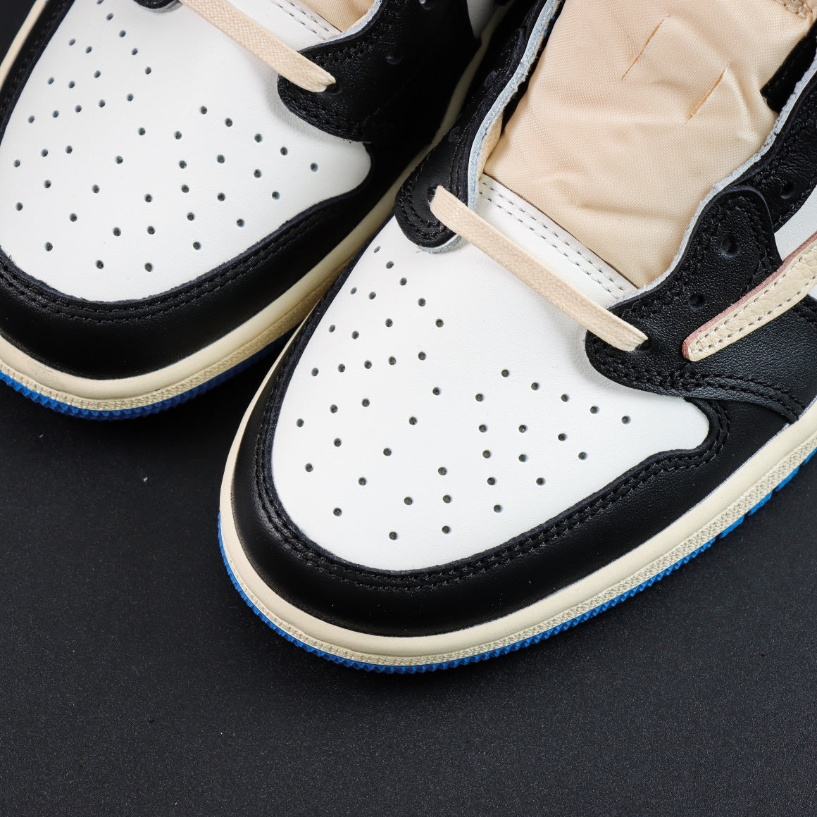 Jordan 1 Low 'Cactus Jack'