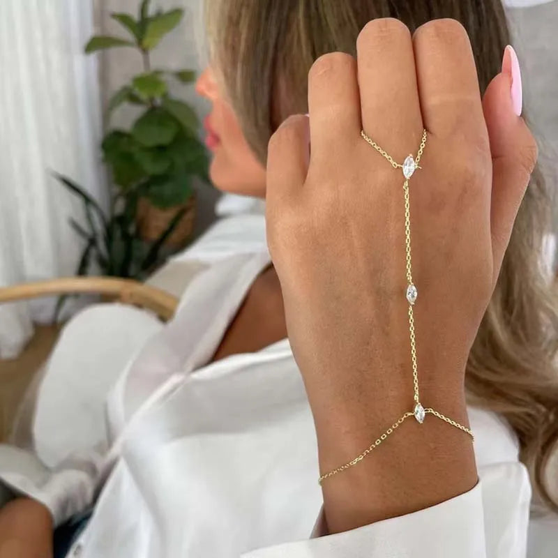 FLEUR HAND BRACELET